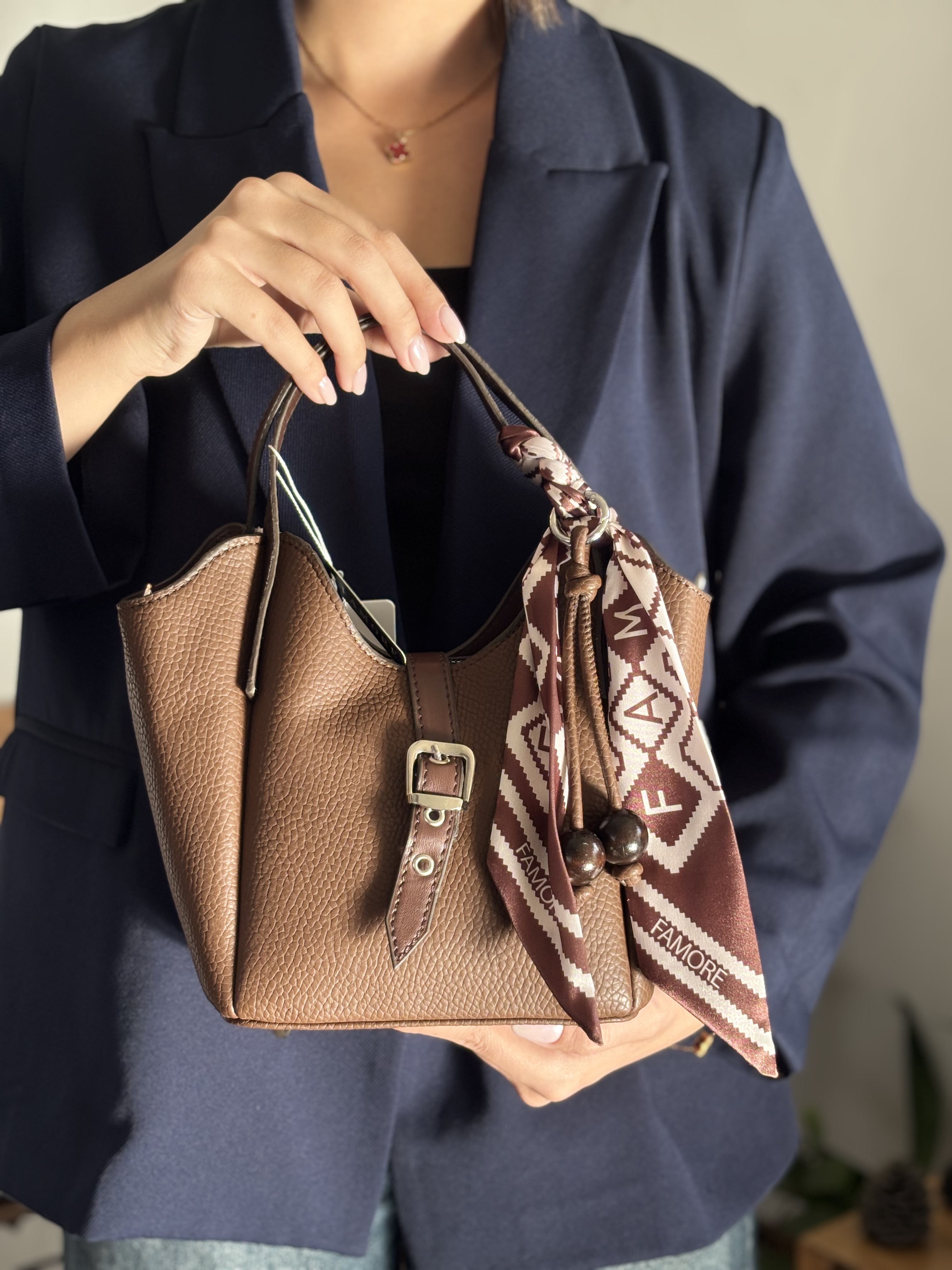 کیف زنانه دستی بنو